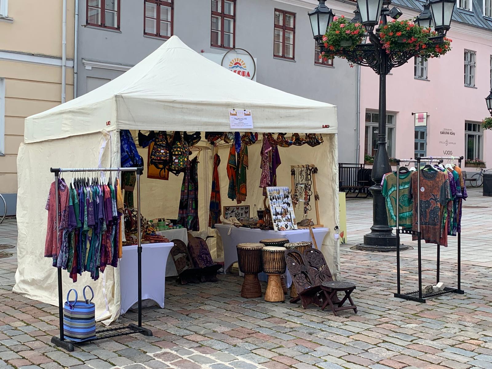 TogoSunny müügiplats Raekoja platsil Tartus